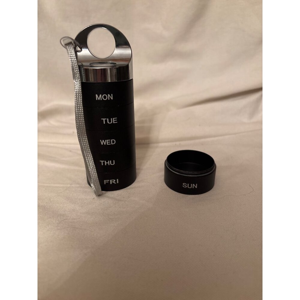 Stackable Weekly Pill Organizer Secret Stash Portable Design Keychain - Picture 4 of 9